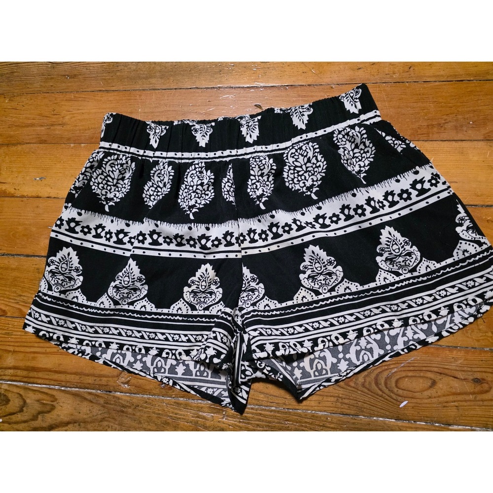 Womens Black White Medallion Floral Print Boho Elastic Waist Shorts‎ Small